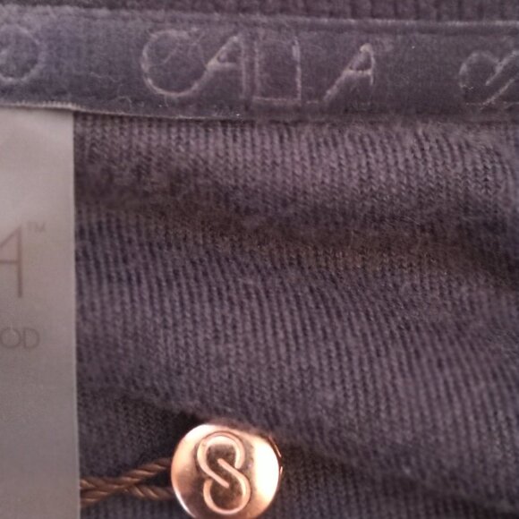 Calia by Carrie Underwood Ladies Size Large Navy Velour Long Sleeves Top - Picture 4 of 11